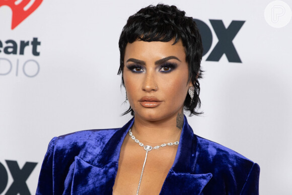 Demi Lovato cabelo curto autenticidade