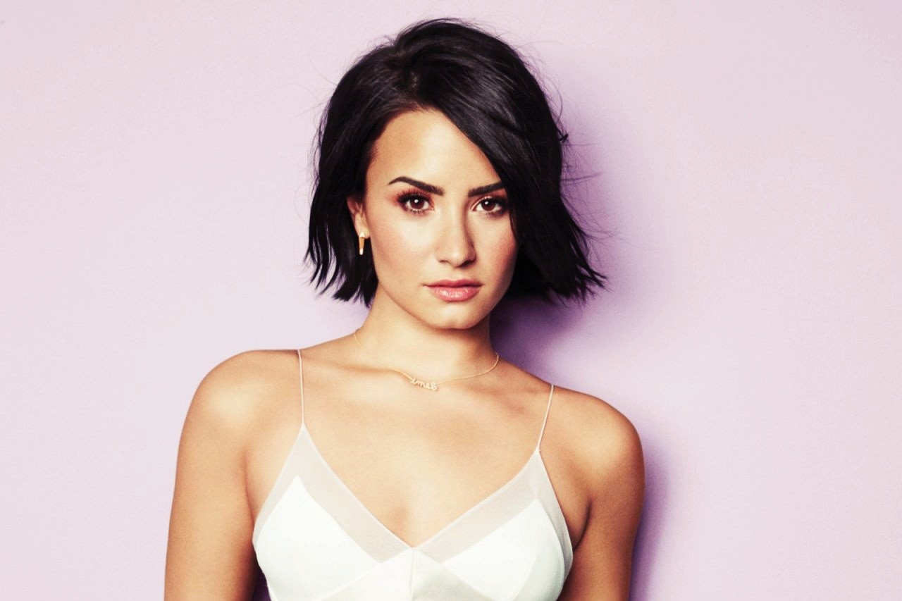 Demi Lovato undercut