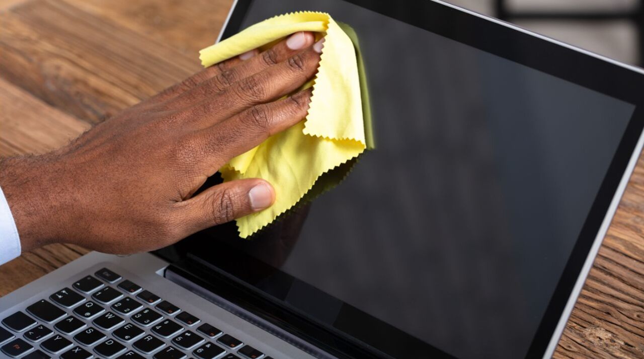 dicas para limpar a tela do notebook sem riscar