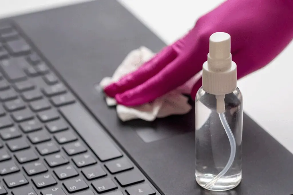 dicas para limpar a tela do notebook sem riscar