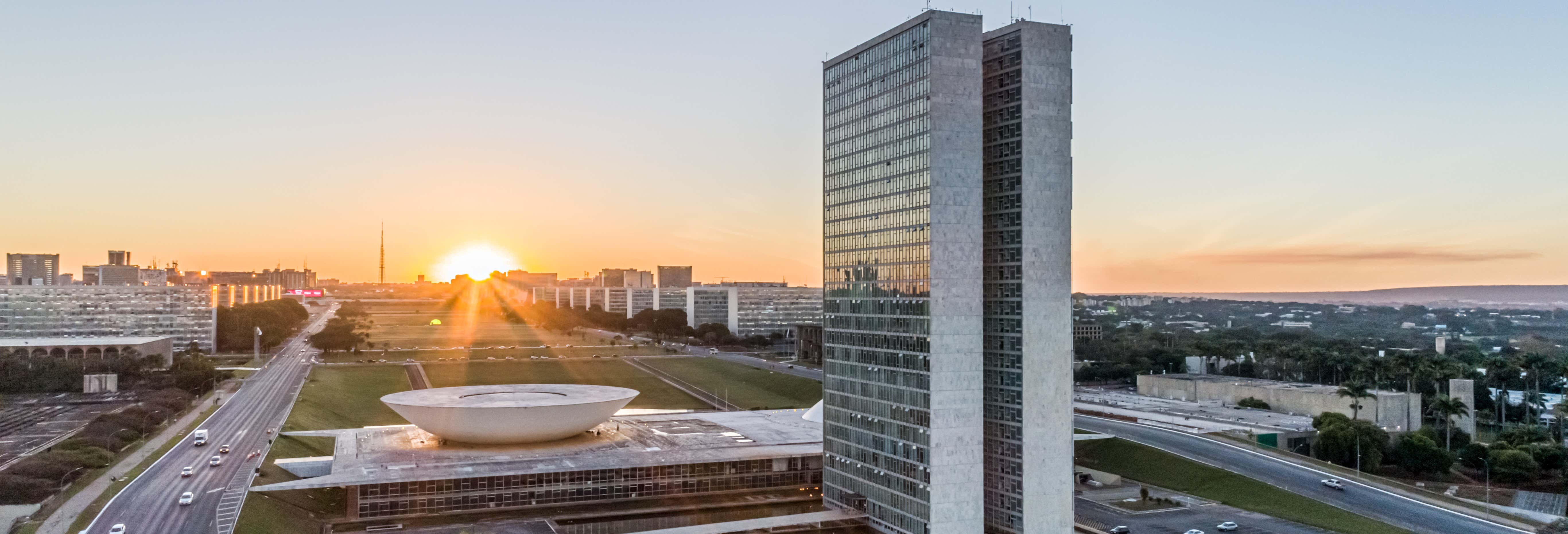 Explorando a arquitetura de Niemeyer através de imagens