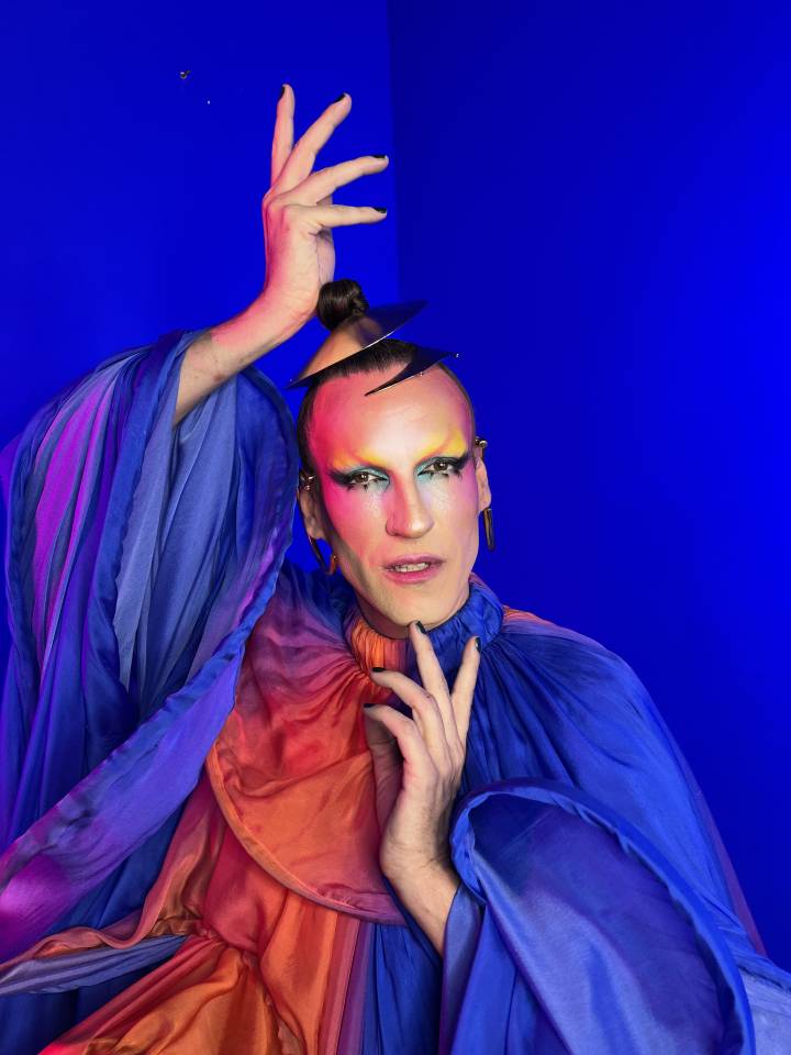 Dudu Bertholini e o Movimento Camp: Entenda a Estética Maximalista