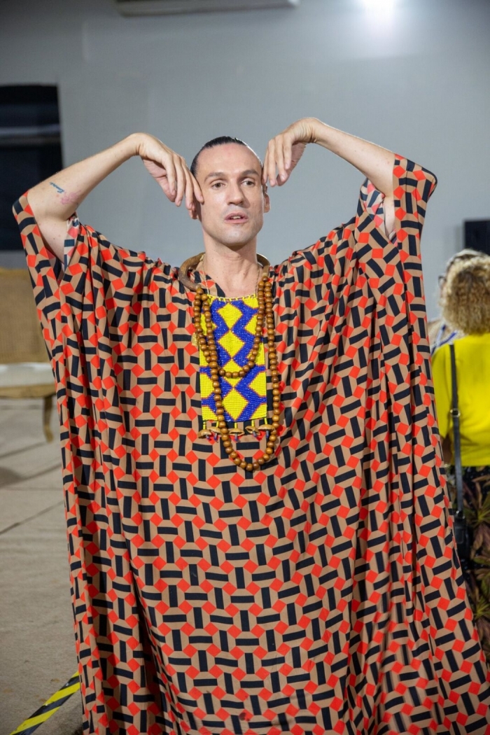 A Evolução do Estilo de Dudu Bertholini: Do Amor & Sexo ao Esquadrão da Moda