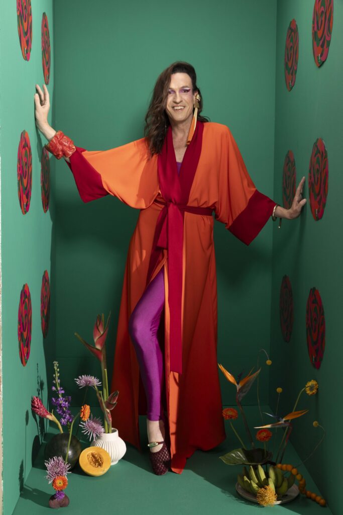 Dudu Bertholini e o Movimento Camp: Entenda a Estética Maximalista