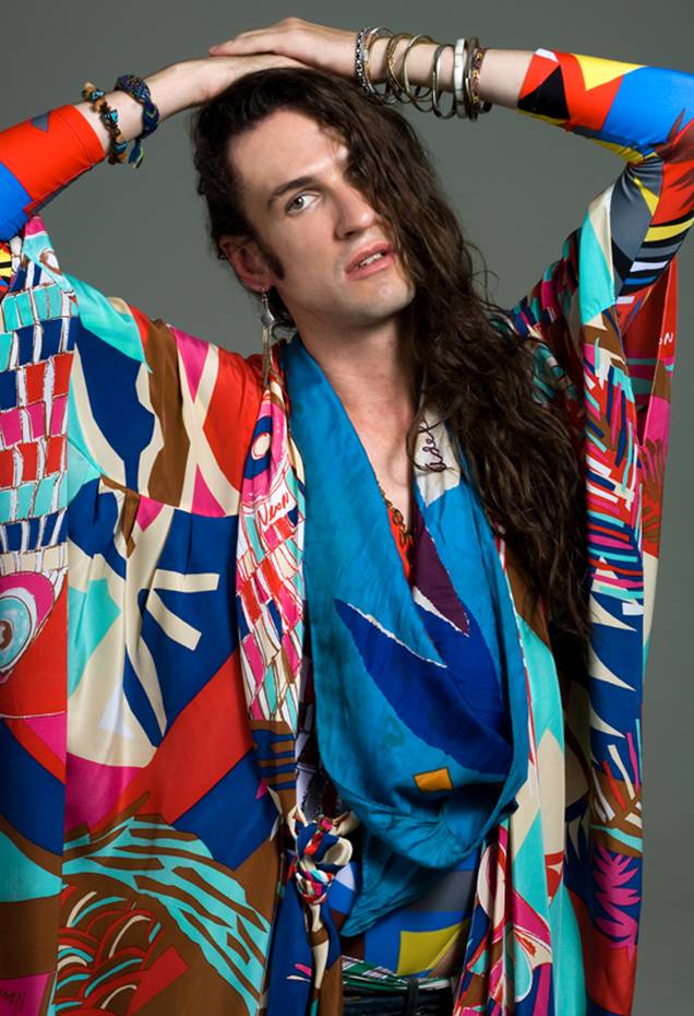 A Evolução do Estilo de Dudu Bertholini: Do Amor & Sexo ao Esquadrão da Moda