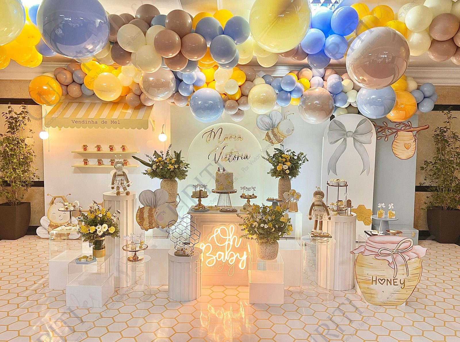 festa abelhinha cores vibrantes ou tons pastel