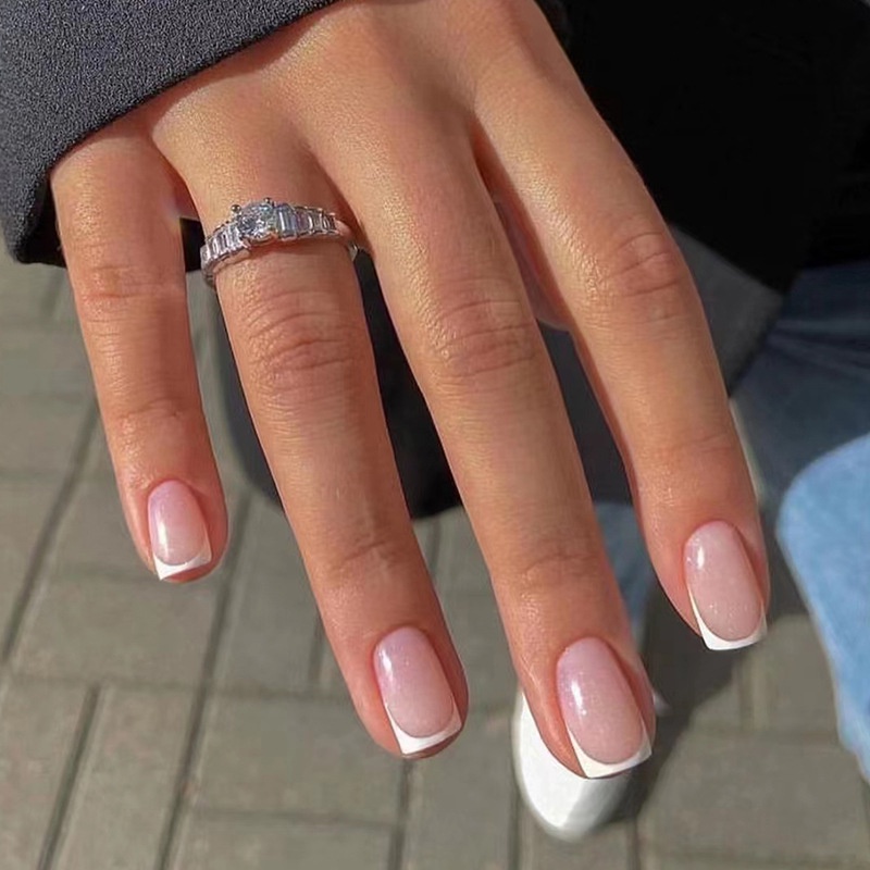 Unhas curtas para festas