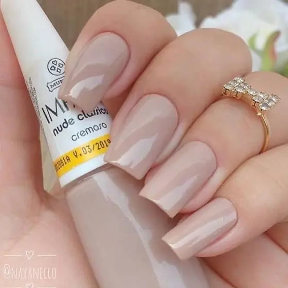 melhor esmalte nude para pele clara