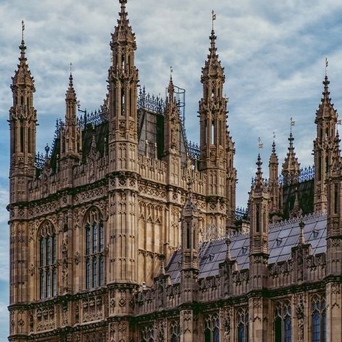quanto custa montar um guarda roupa gotico