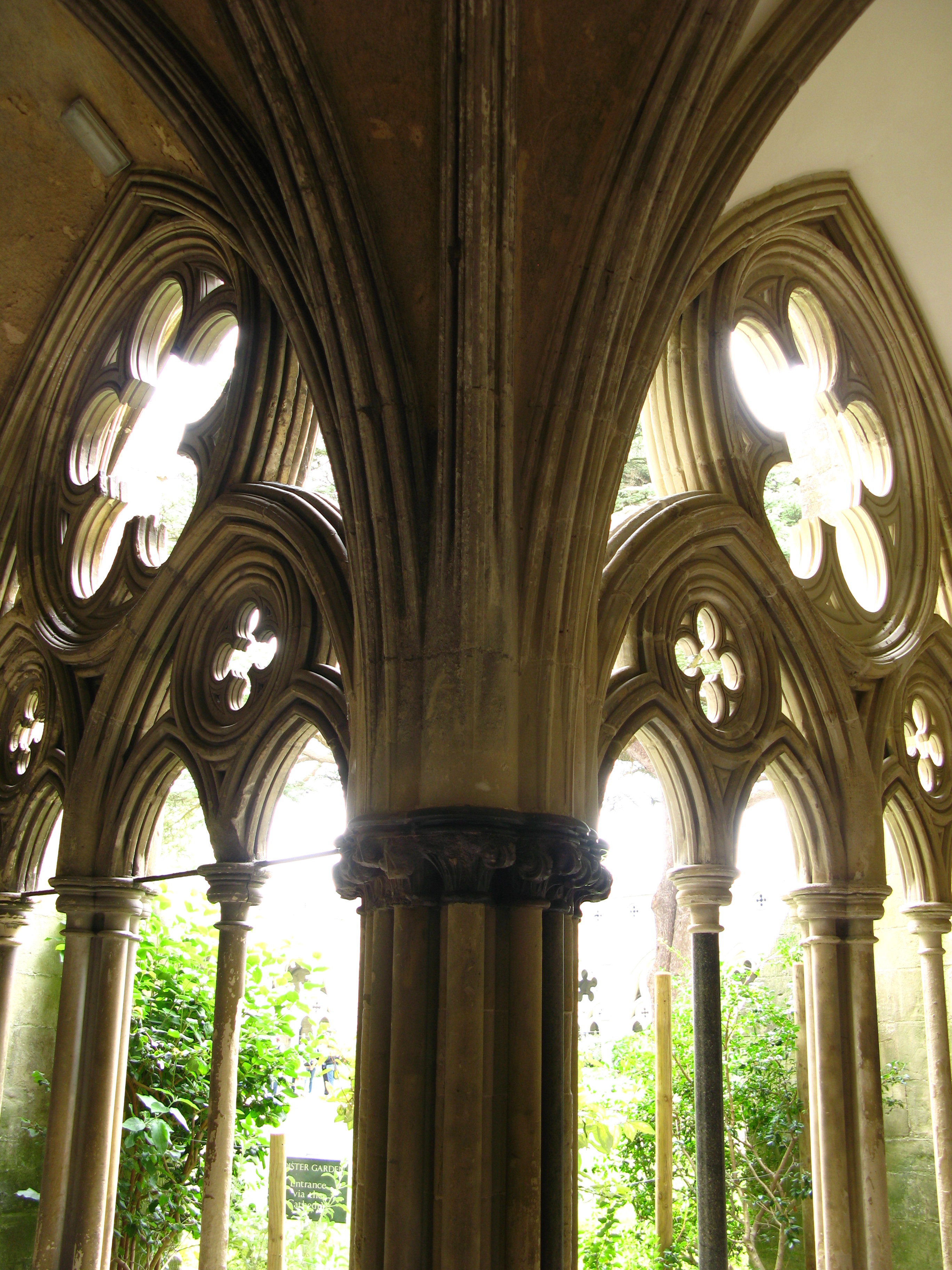 ideias de looks estetica gotica