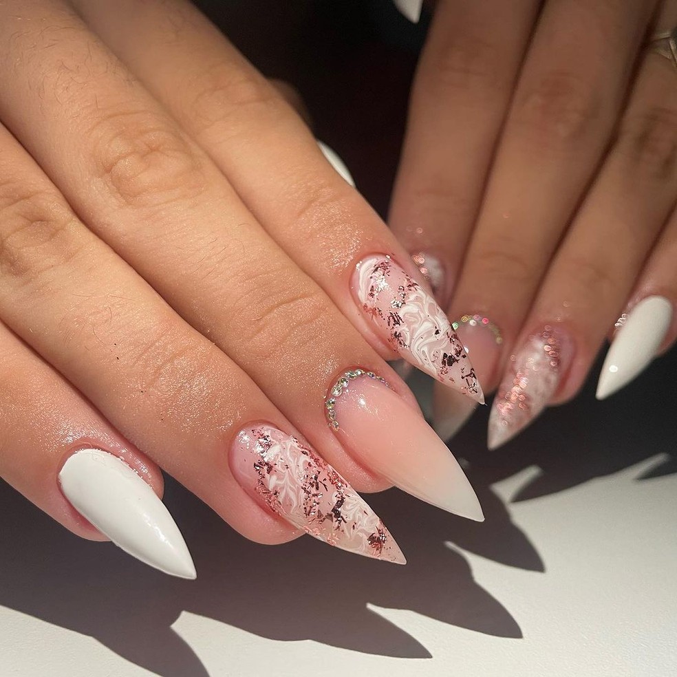 alongamento de unhas