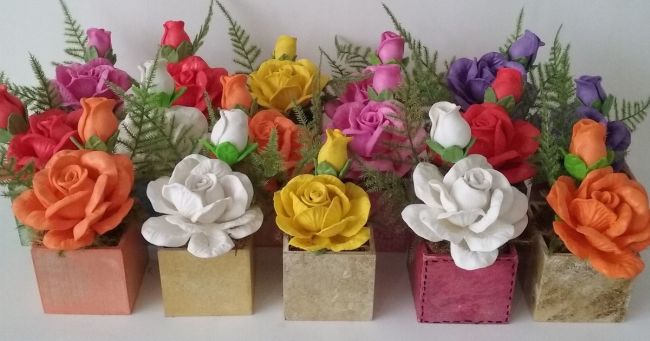 como fazer flores gigantes de eva para parede