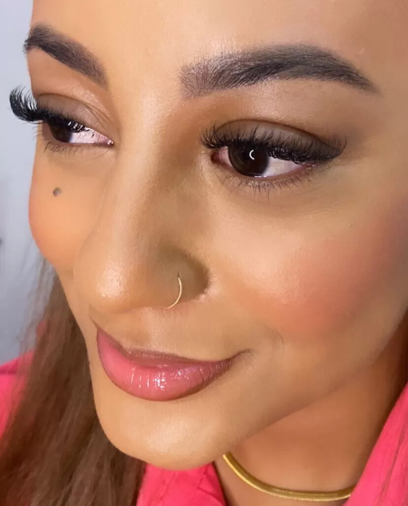 extensão de cílios volume brasileiro