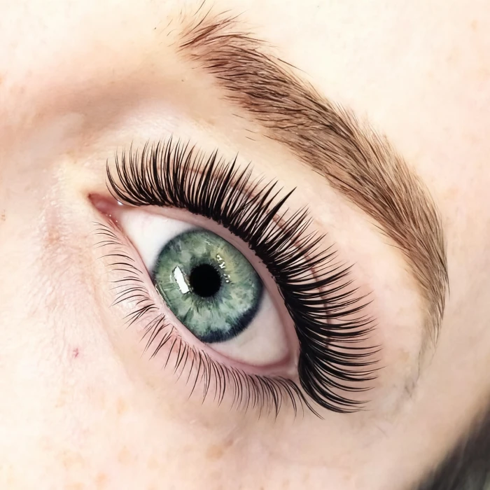 extensão de cílios volume brasileiro