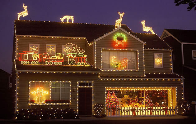 decoração externa de natal para casas simples