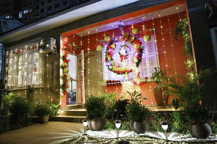 ideias de iluminação de natal para fachada