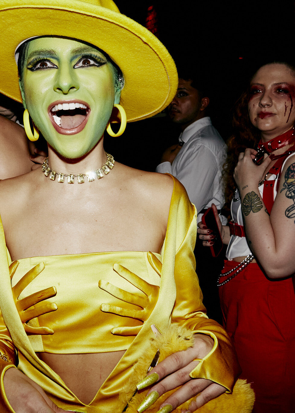 preço médio de fantasia de halloween feminina