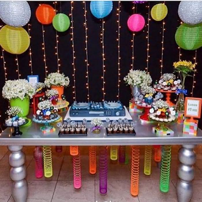 decoração festa anos 90 feminina