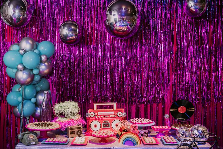 como fazer festa anos 90 em casa