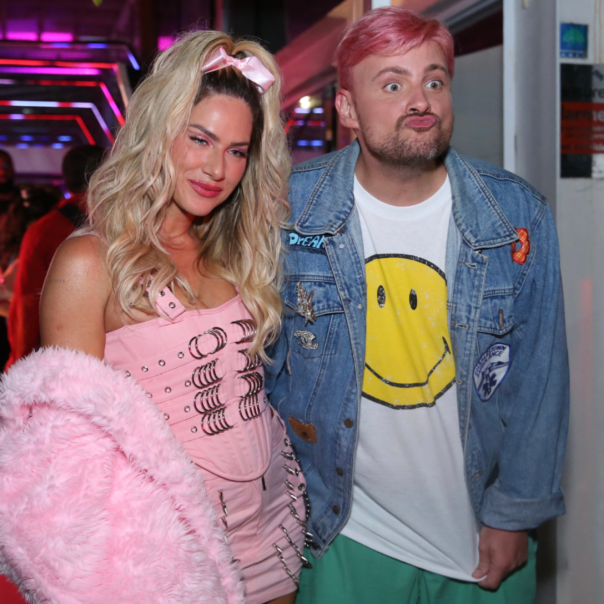 decoração festa anos 2000 barata