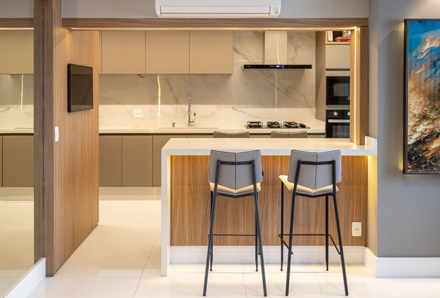 ideias de decoração com mangueira neon na parede