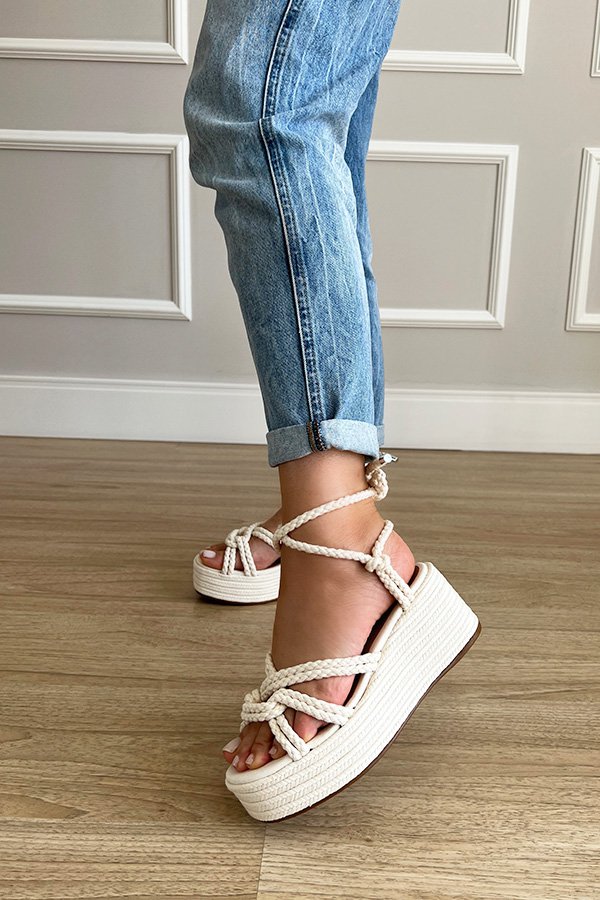 A História da Flatform: Do Okobo Japonês aos Solados Tratorados