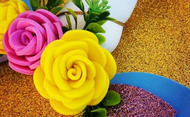 como fazer florzinhas de papel crepom para decorar