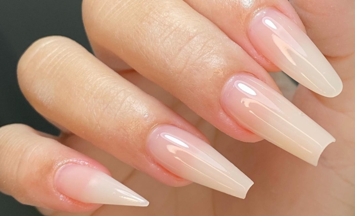 unhas de gel formatos curtos