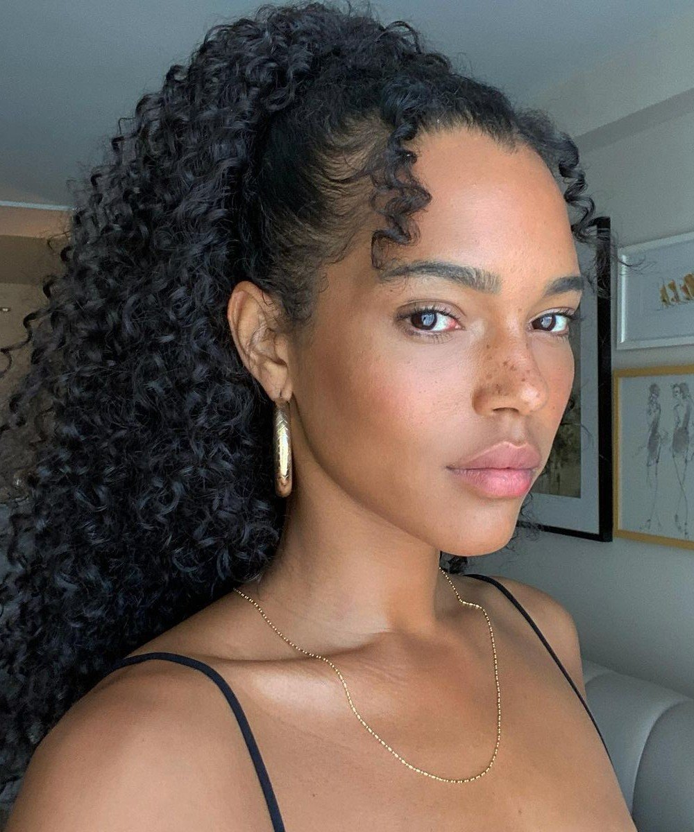 penteados cabelo cacheado longo