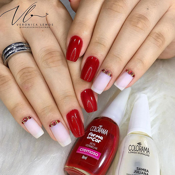 unhas com glitter para o natal