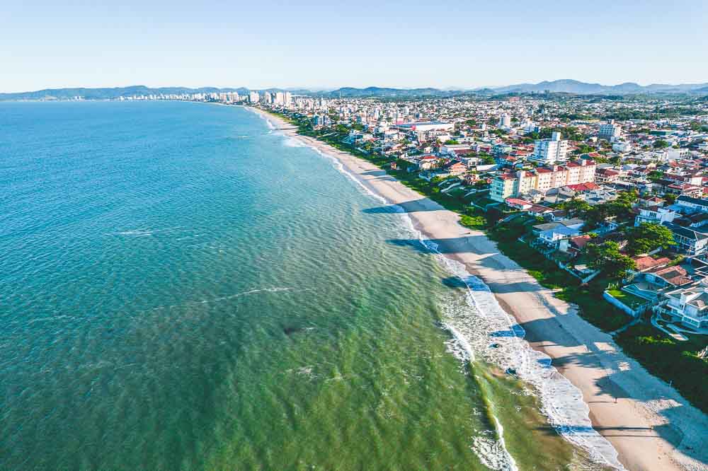 Guarda do Embaú: Paraíso do surf e natureza intocada em SC