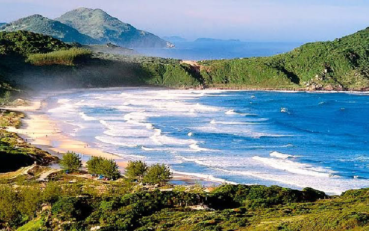 Guarda do Embaú: Paraíso do surf e natureza intocada em SC
