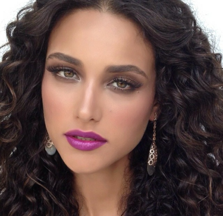 Guia Completo: Como Escolher o Tom de Batom Roxo Ideal para Você