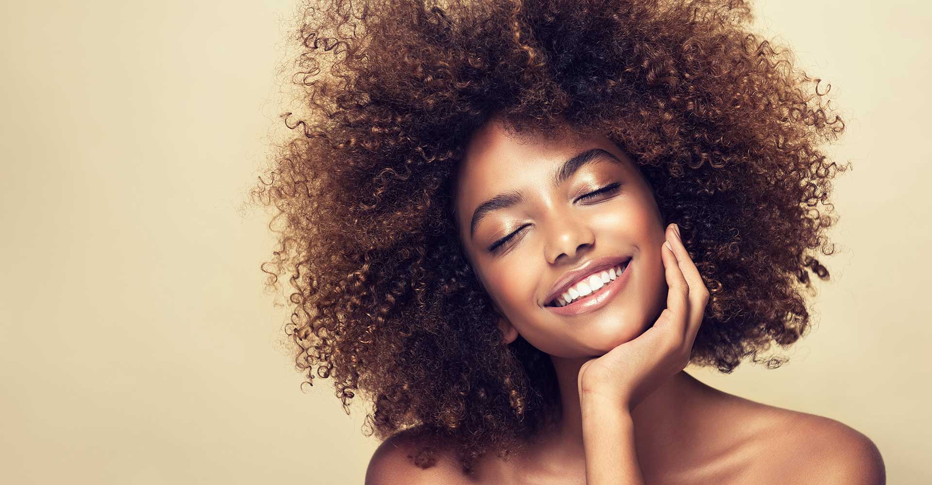 5 ideias de títulos:
1. Guia Completo: Cortes e Estilos que Valorizam Cabelos Cacheados em 2025/2026
2. Cachos Iluminados: As Melhores Técnicas de Luzes e Mechas para Realçar sua Beleza
3. Penteados Práticos para Cabelos Cacheados: Estilo e Rapidez no Dia a Dia
4. Descubra Seu Tipo de Cacho: O Segredo para uma Finalização Perfeita
5. Tendências de Cortes para Cabelos Cacheados: Inspire-se para o Próximo Ano