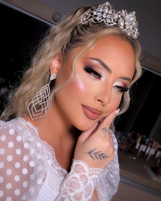 Maquiagem para Noivas: Clássica vs. Moderna