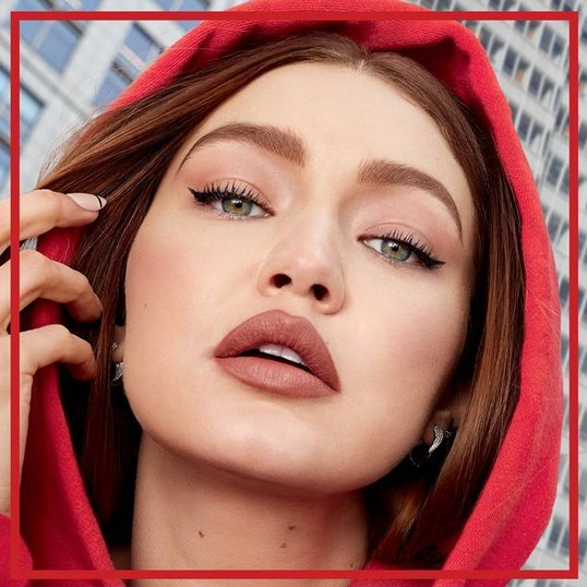 Como Escolher a Maquiagem Ideal para Convidadas de Casamento