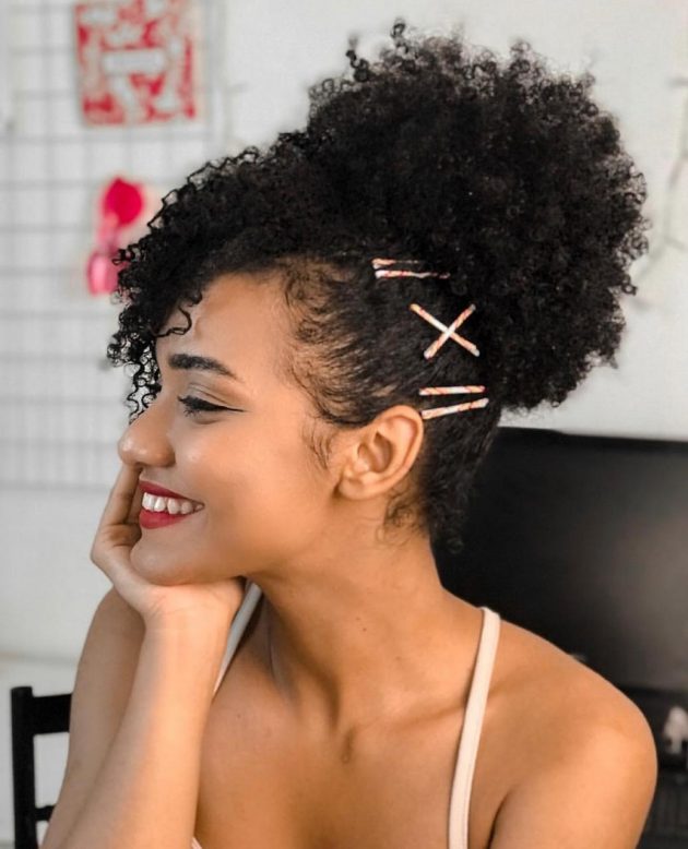 5 Penteados Rápidos para Salvar seu Dia
Como Escolher o Penteado Perfeito para Casamentos
Penteados Incríveis para Cabelos Cacheados e Crespos
Tendências de Penteados para Festas: Brilhe com Estilo
Guia Completo: Penteados para Cada Tipo de Cabelo