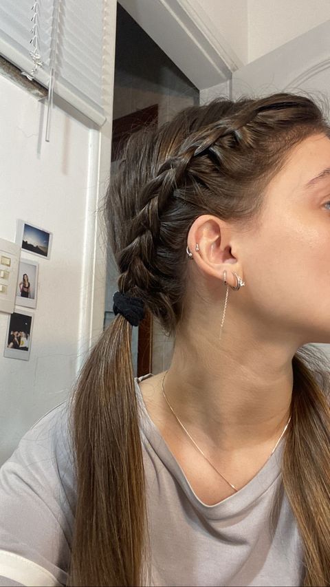 5 Ideias de Trança Boxeadora para Inspirar seu Próximo Look
Como Fazer Trança Boxeadora: Guia Completo Passo a Passo
Trança Boxeadora com Extensões: Volume e Cor para seu Cabelo
Manutenção e Durabilidade da Trança Boxeadora: Dicas Essenciais
Trança Boxeadora para Cabelos Curtos e Cacheados: Versatilidade e Estilo