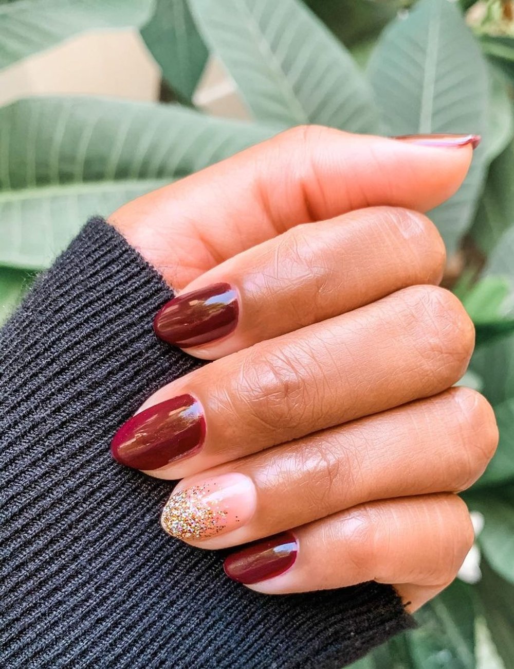 unha em gel redonda curta