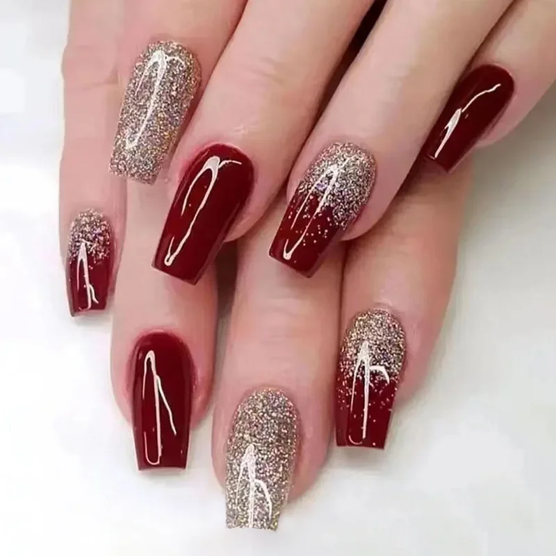 unha em gel vermelha encapsulada com glitter