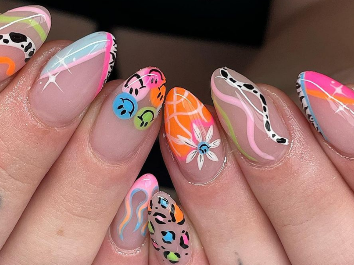 unhas amendoadas longas