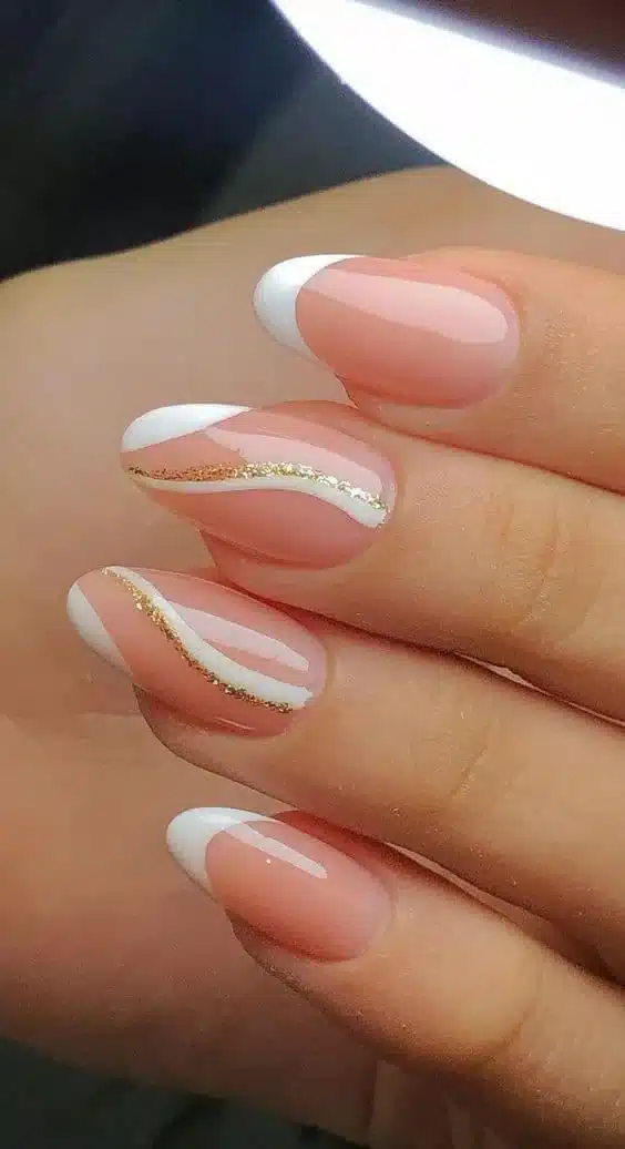 Microfrancesinha: O Minimalismo Elegante para Suas Unhas