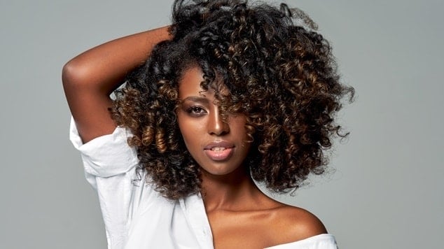 franja desfiada vs franja cortininha para cacheadas