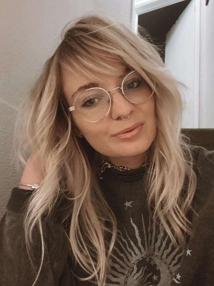 Manutenção da Franja Desfiada: Produtos e Técnicas para um Caimento Perfeito