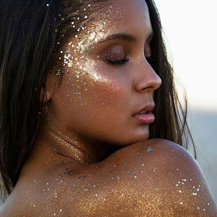 Iluminador corporal: o segredo para um look de verão