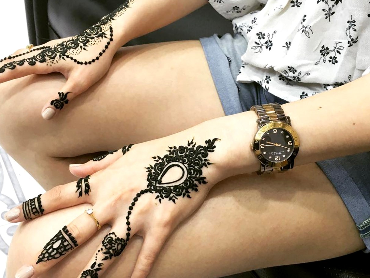 henna tattoo