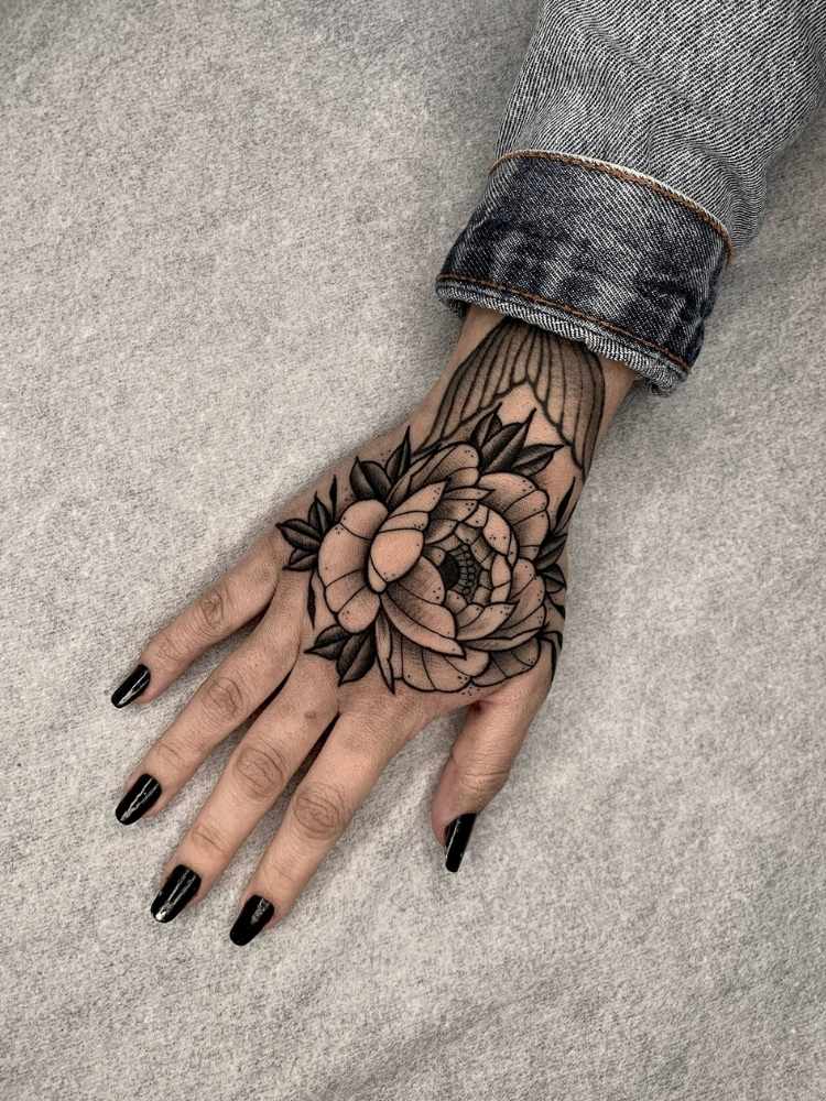 henna tattoo