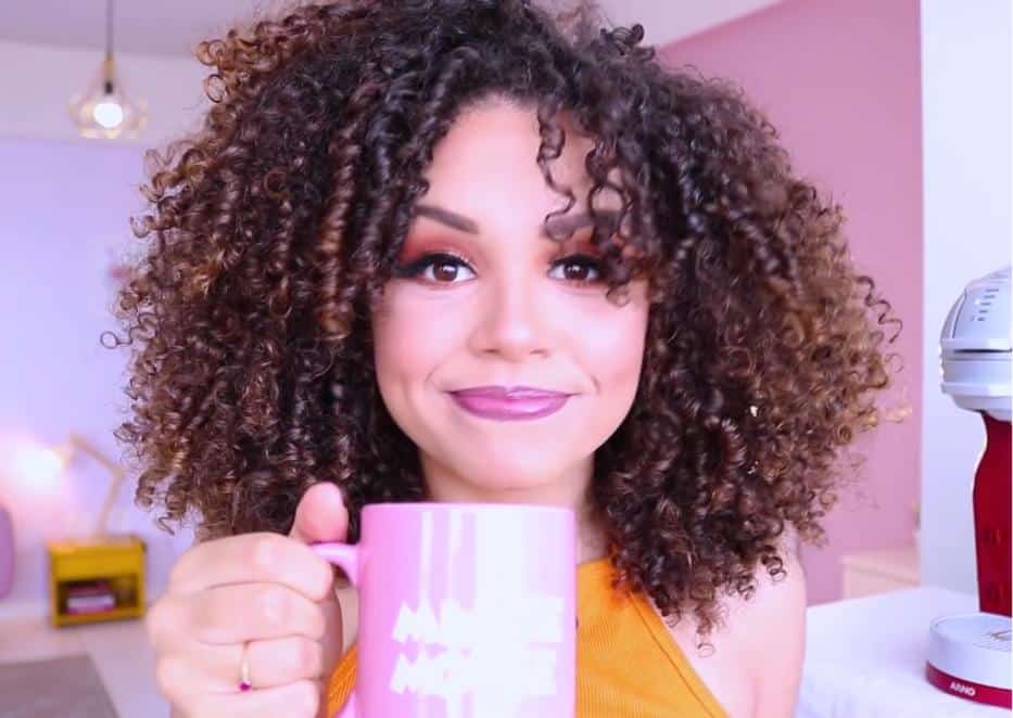 Os Benefícios do Óleo de Coco na Hidratação Capilar com Café