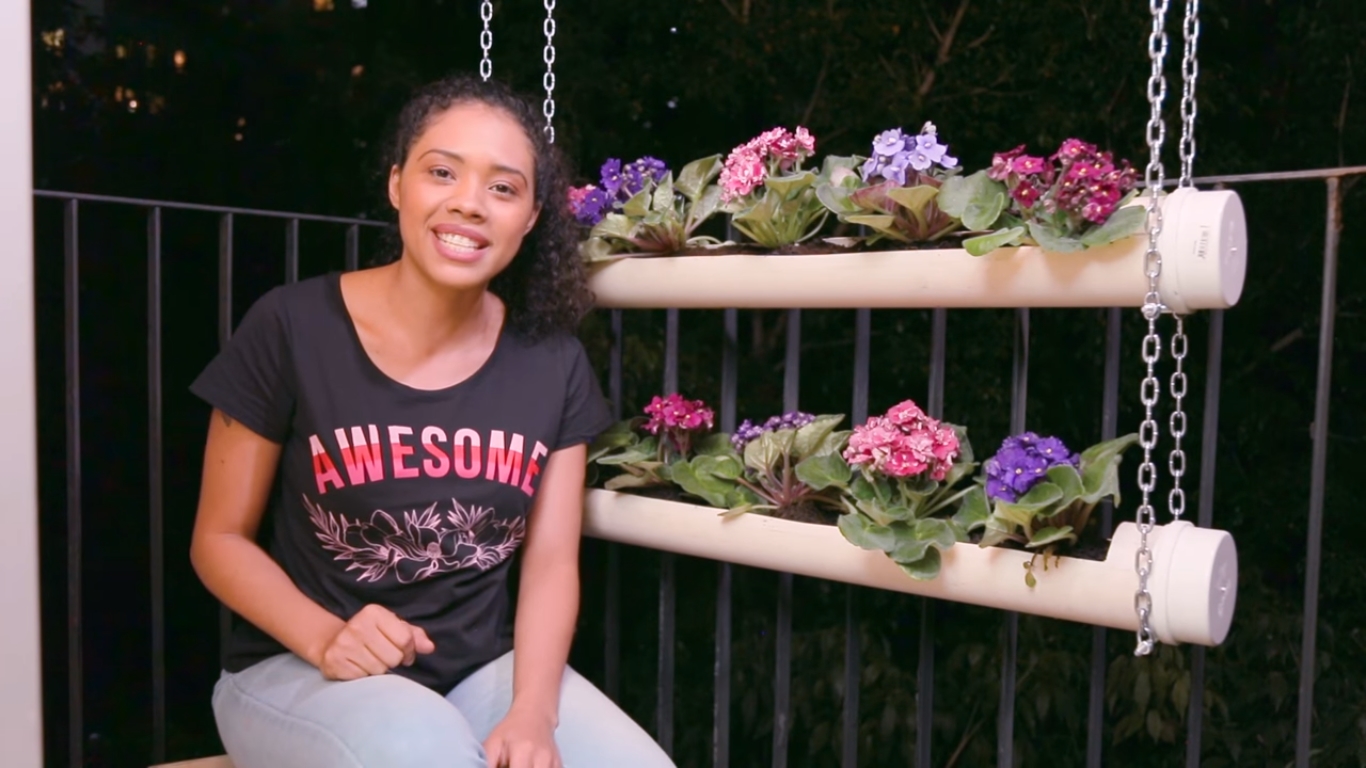 Horta de PVC: Fixação na Parede vs. Estrutura Autoportante