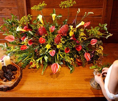 como fazer arranjo de flores secas para sala